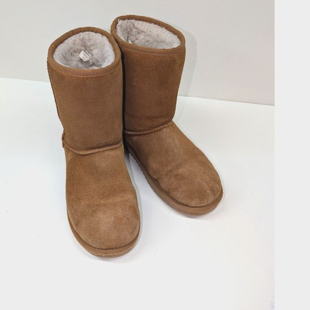 Koolaburra by UGG sheepskin boot, size 7